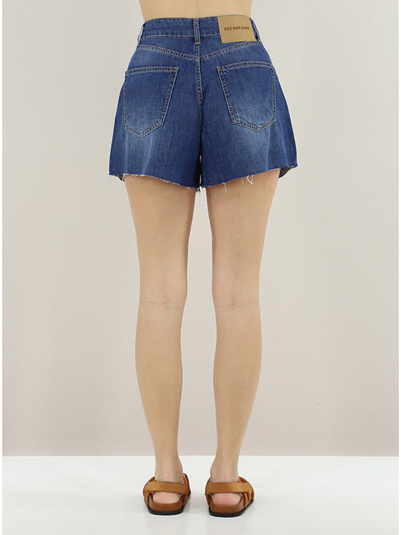 SHORT IN DENIM