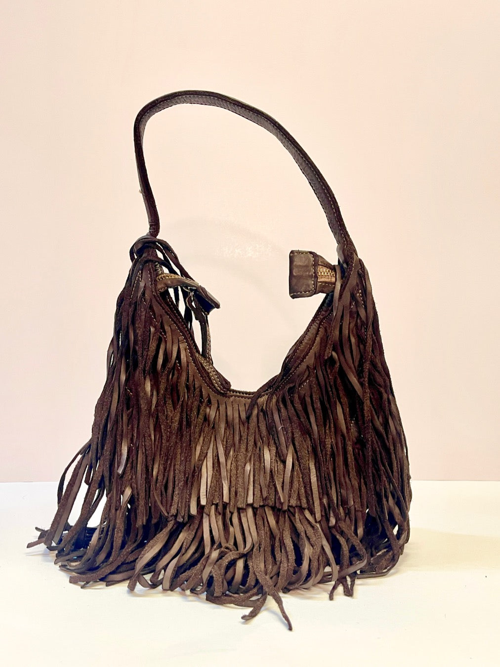 FRINGLY HAND BAG
