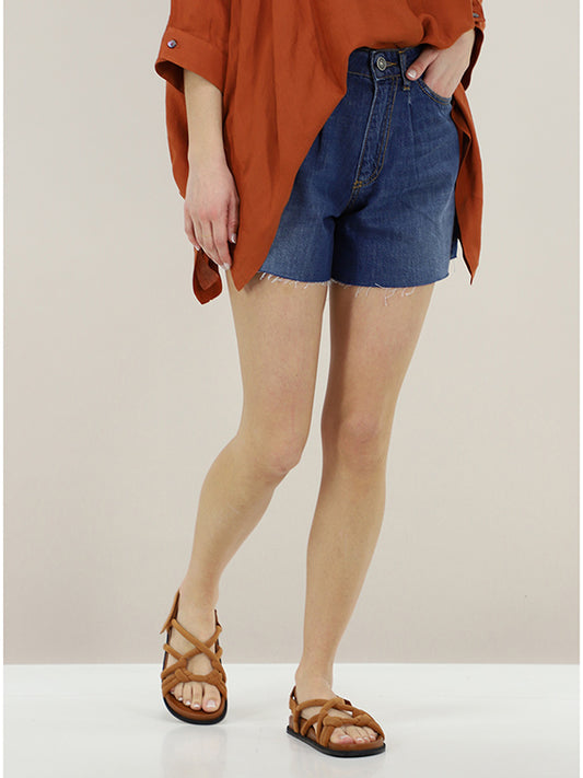 SHORT IN DENIM